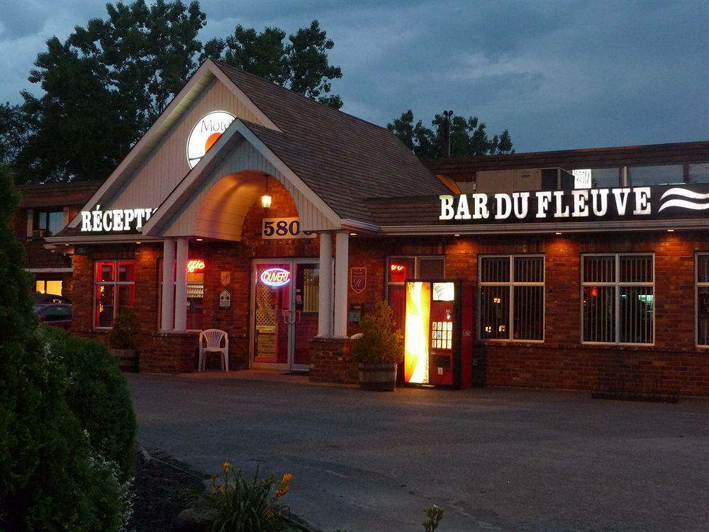 Motel Du Fleuve Броссар Экстерьер фото