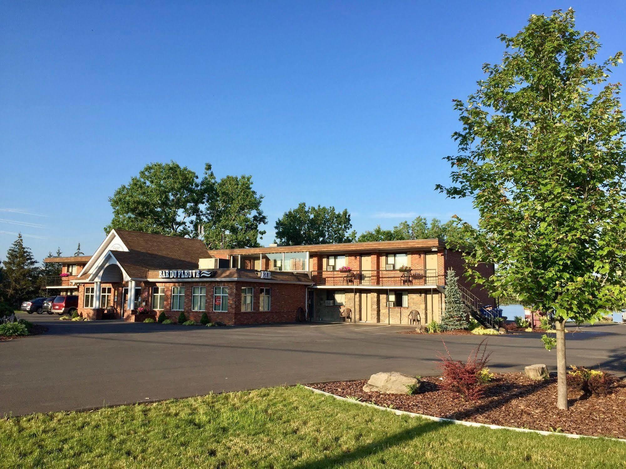 Motel Du Fleuve Броссар Экстерьер фото