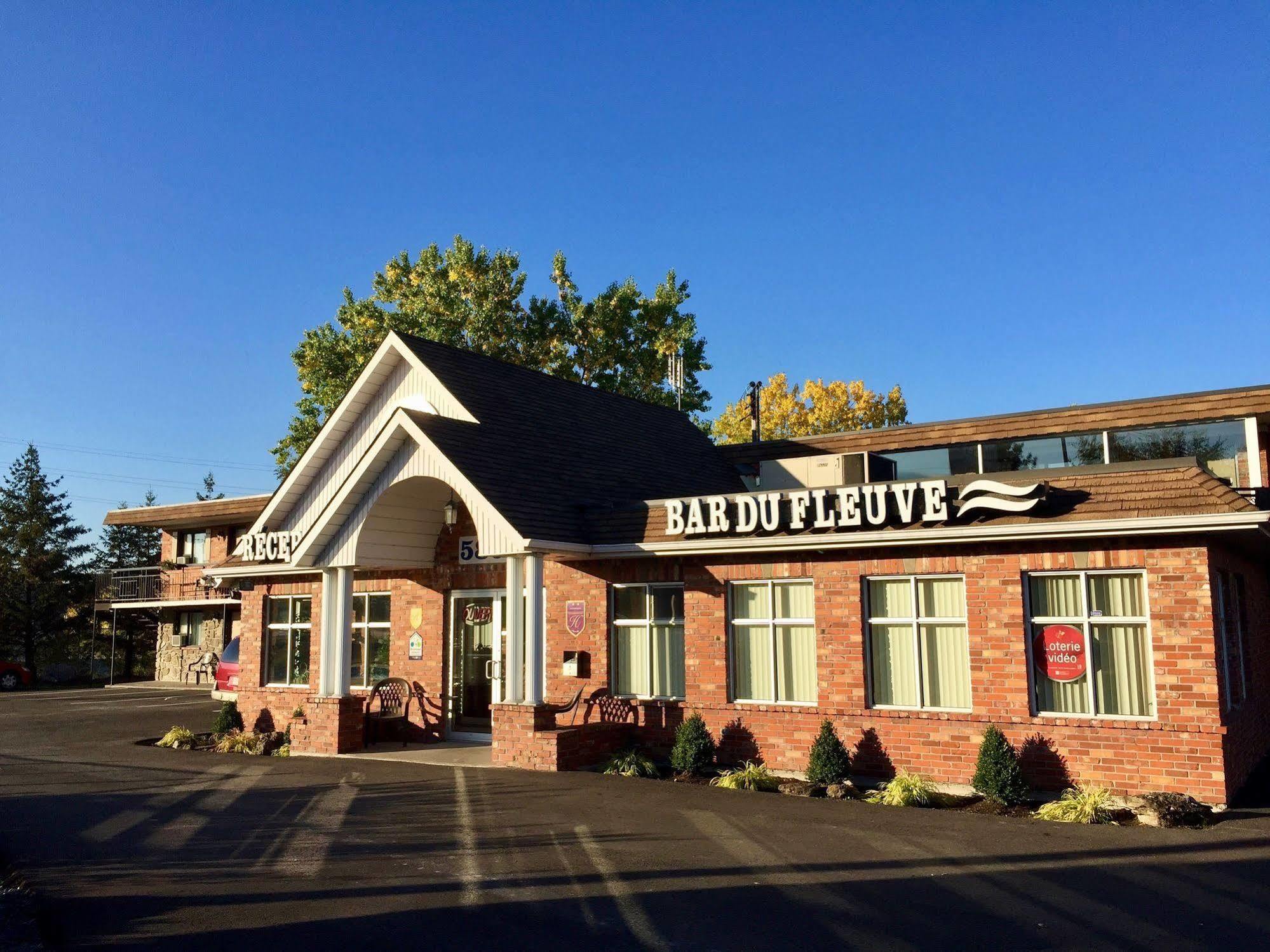 Motel Du Fleuve Броссар Экстерьер фото