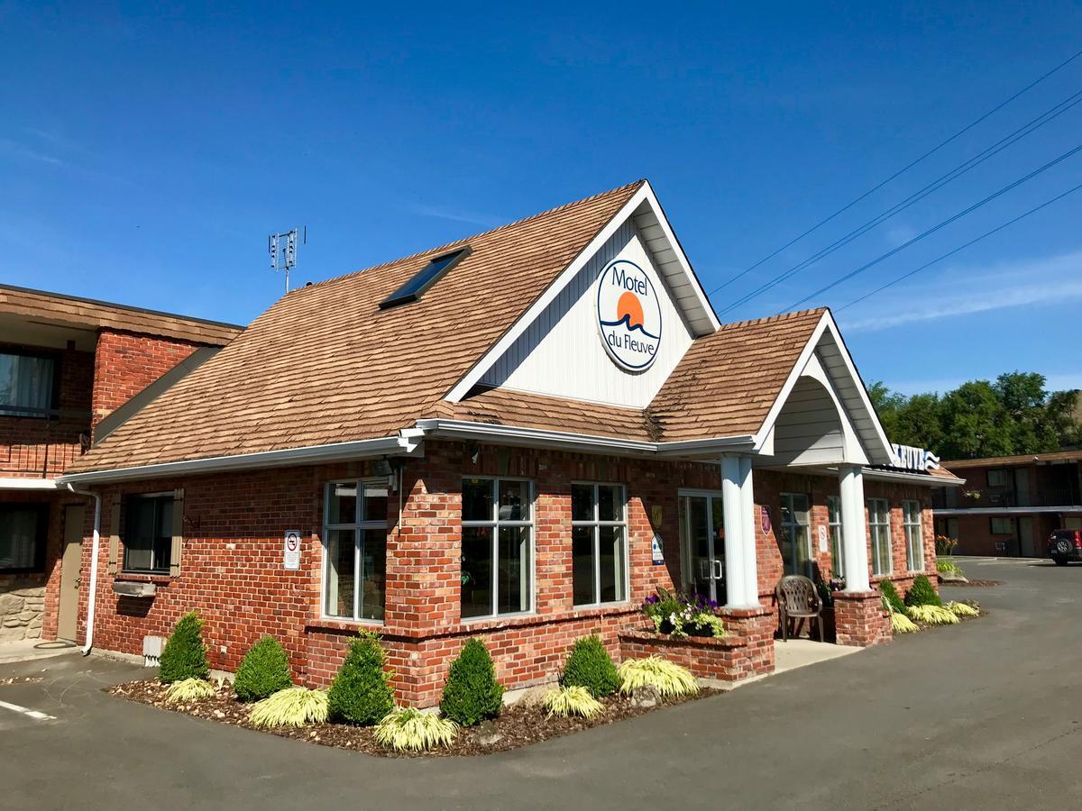 Motel Du Fleuve Броссар Экстерьер фото